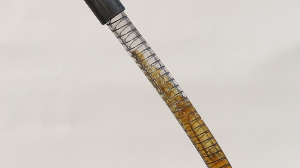 Sealed delivery of fresh fluids, excludes contaminates and increases unit reliability. 